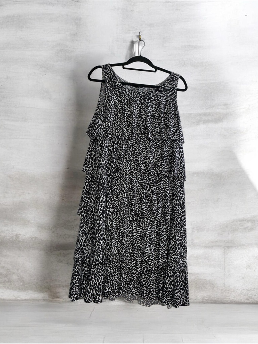 Notations Black & White Tiered Sleeveless Dress